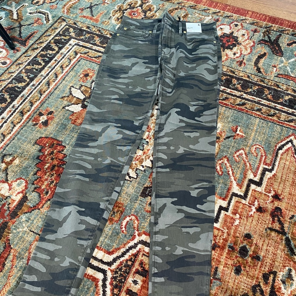 NWT Ankle Mid Rise Camo Jeans